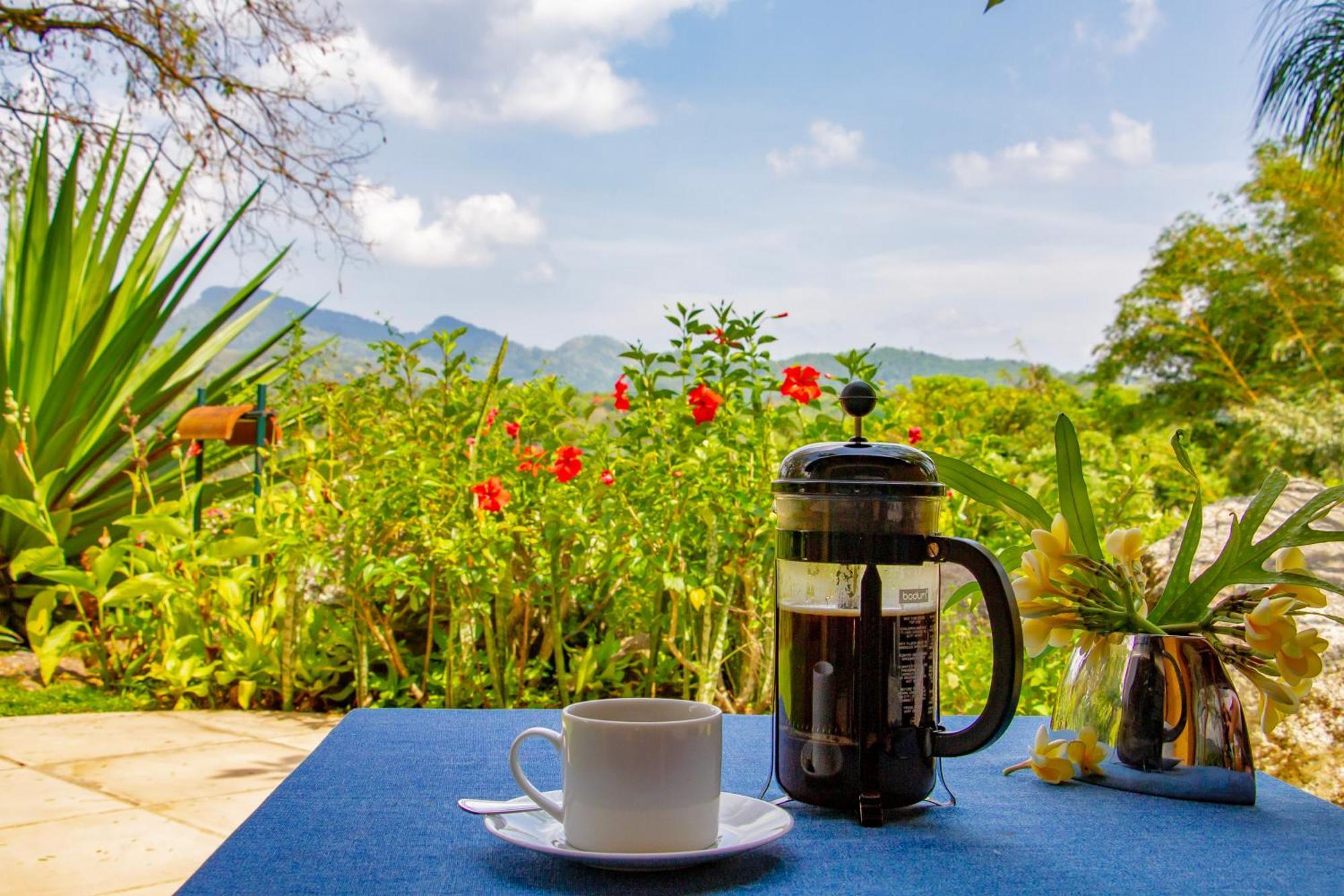 Bougainvillea Retreat Канди Экстерьер фото