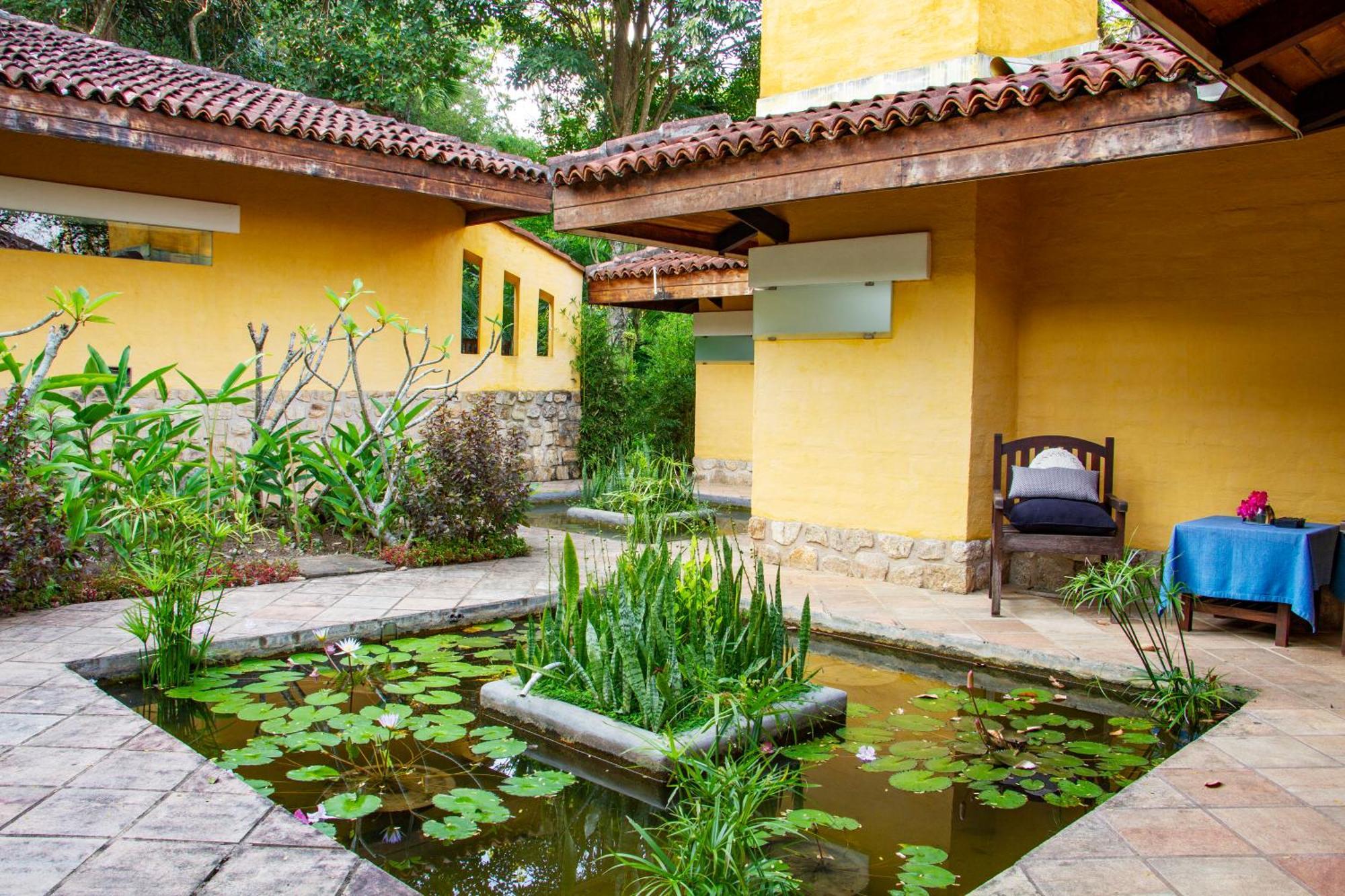 Bougainvillea Retreat Канди Экстерьер фото