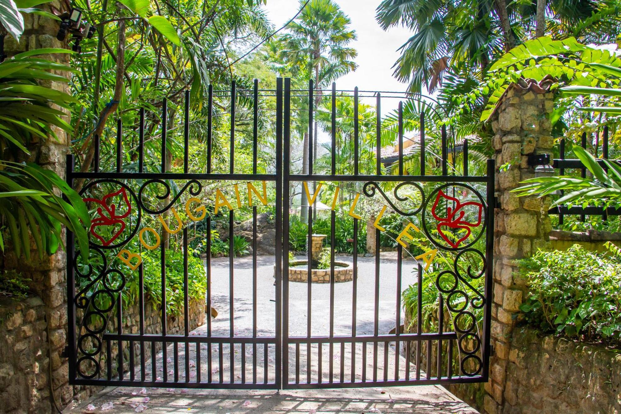 Bougainvillea Retreat Канди Экстерьер фото